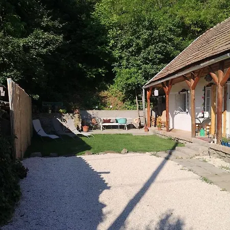 Róza Apartman Bujak